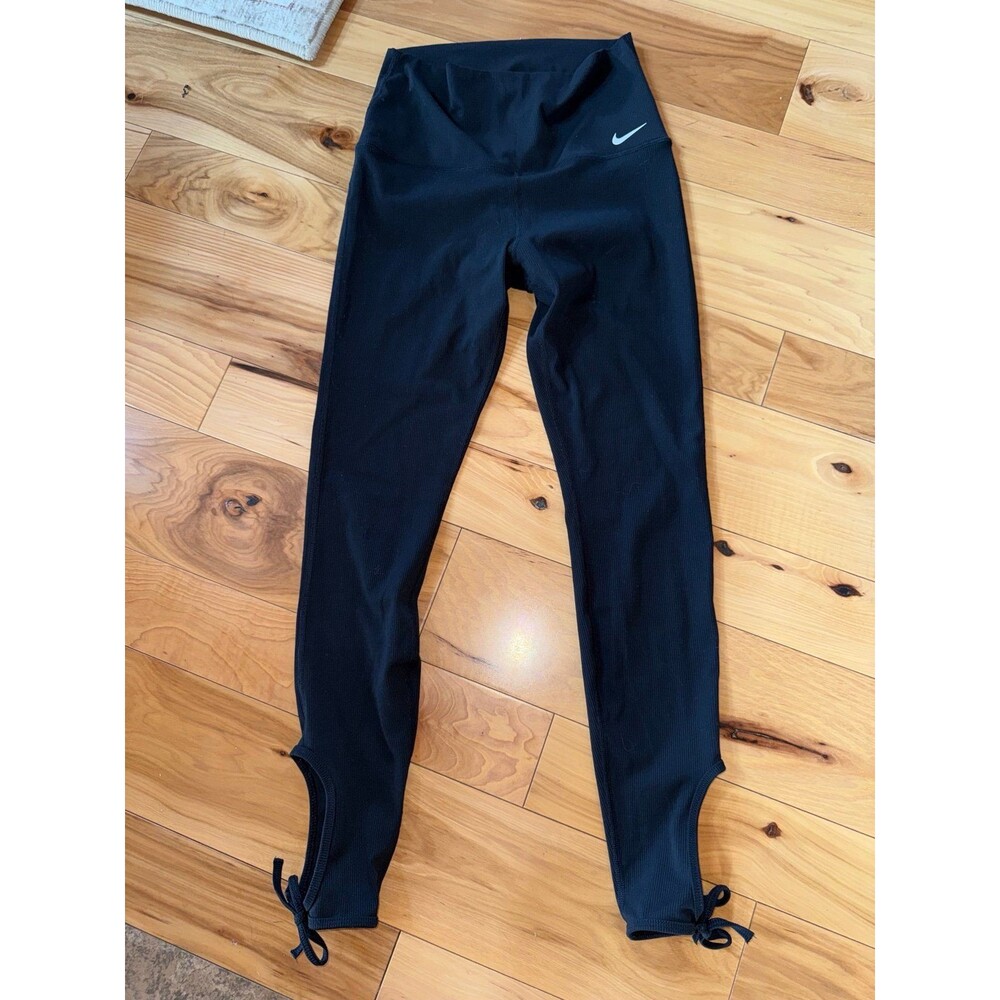 Women’s High Waisted Nike Leggings